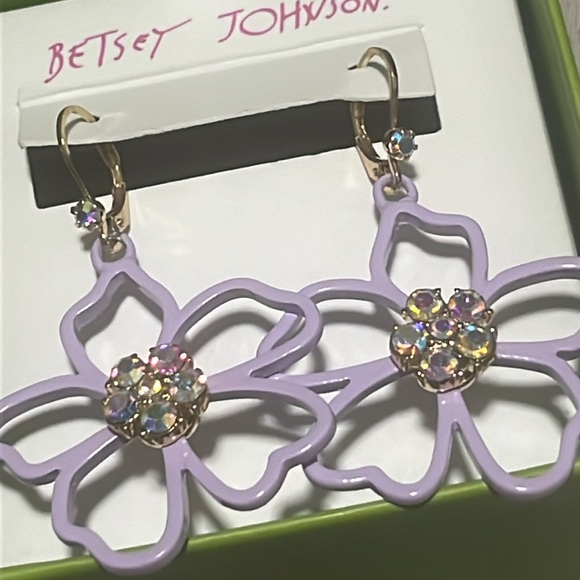 Brand New Betsey Johnson Lavender Purple Flower Rhinestone Earrings - Picture 2 of 4